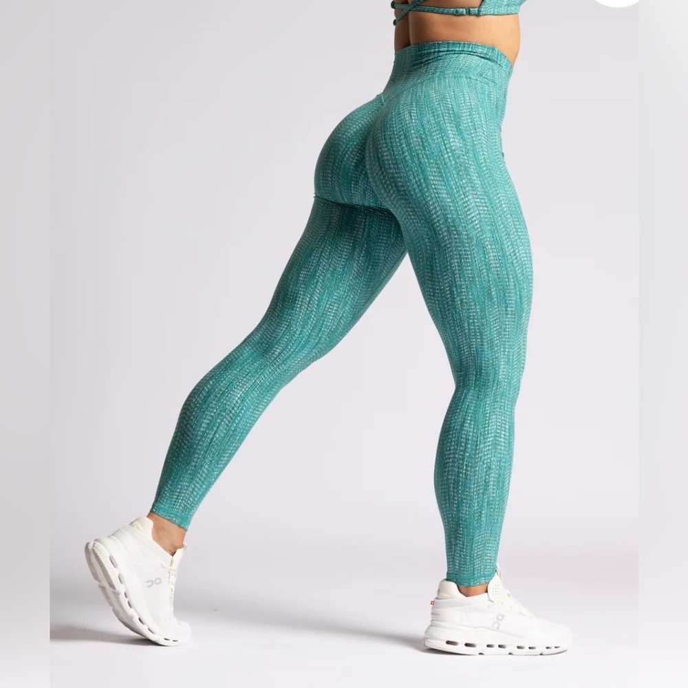 P’tula Peak Sculpt Legging - Spearmint: 25” Inseam